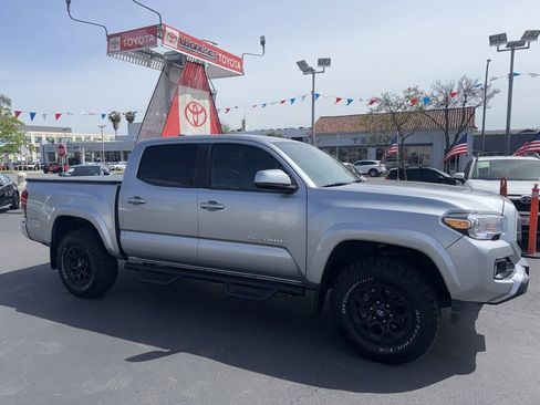 Used 2022 Toyota Tacoma SR5 image 2
