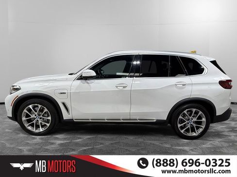 Used 2023 BMW X5 xDrive45e image 4