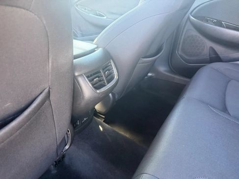 Used 2016 Chevrolet Malibu LT FWD image 10