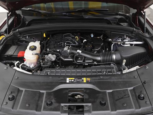 Used 2024 Jeep Grand Cherokee Limited w/ Luxury Tech Group II image 31