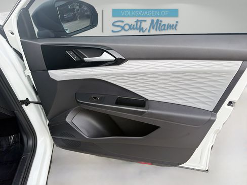 Certified 2022 Volkswagen Taos S FWD image 32