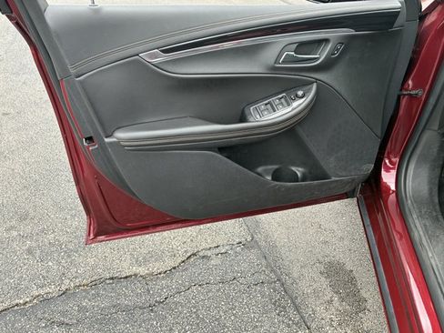 Used 2016 Chevrolet Impala LT w/ Convenience Package FWD image 12
