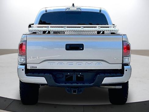 Used 2021 Toyota Tacoma Limited AWD/4WD image 7