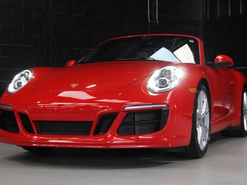 Used 2019 Porsche 911 Carrera w/ Sportdesign Package image 3