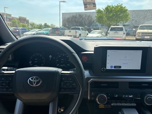 Used 2025 Toyota 4Runner TRD Sport image 11