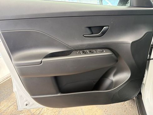 Used 2026 Hyundai Kona SE AWD/4WD image 11