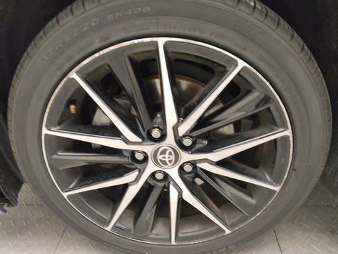 Used 2021 Toyota Camry SE image 31