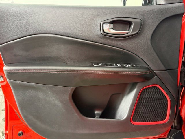 Used 2020 Jeep Compass Trailhawk AWD/4WD image 21