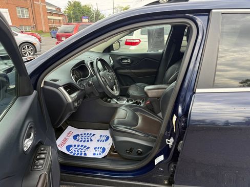 Used 2015 Jeep Cherokee Limited w/ Luxury Group image 5