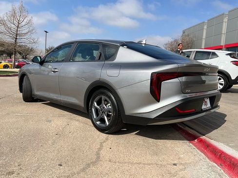 Used 2025 Kia K4 LXS image 8