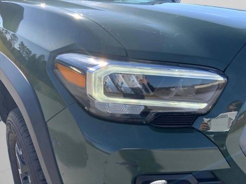Used 2022 Toyota Tacoma TRD Off-Road image 29