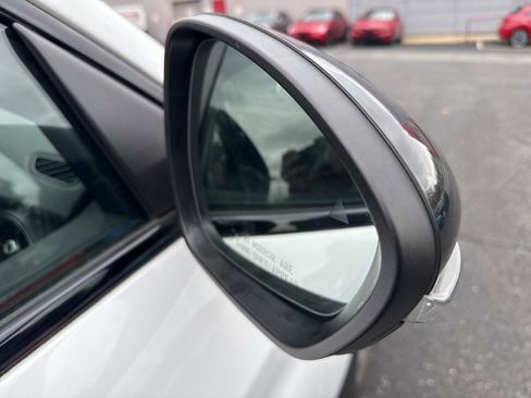 Used 2022 Alfa Romeo Stelvio Veloce image 17