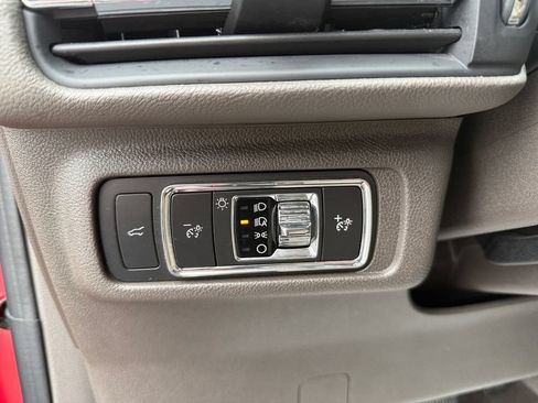 Used 2022 Lincoln Corsair AWD w/ Premium Package image 13