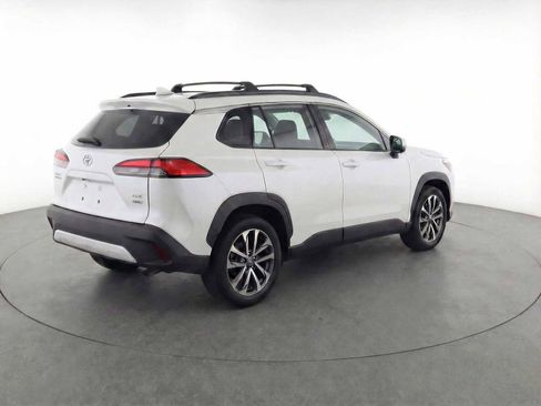 Used 2023 Toyota Corolla Cross XLE w/ Convenience Package image 7