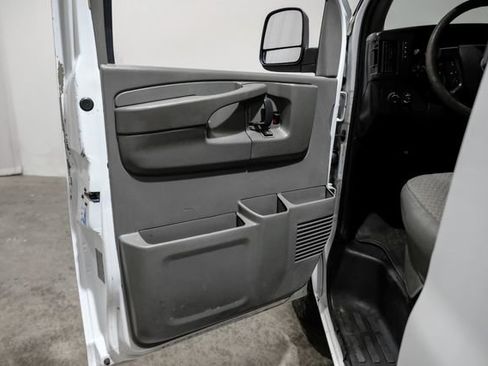 Used 2013 Chevrolet Express 3500 LT w/ LT Preferred Equipment Group RWD image 28