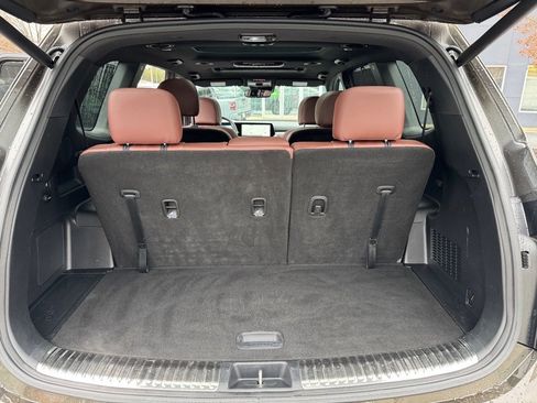 Used 2024 Kia Telluride SX w/ Towing Package image 9