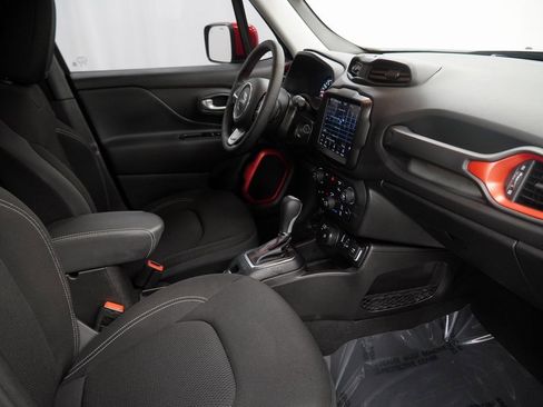 Certified 2023 Jeep Renegade Latitude image 47