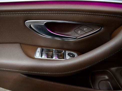 Used 2020 Mercedes-Benz E 350 E 350 4MATIC Sedan 4D image 11