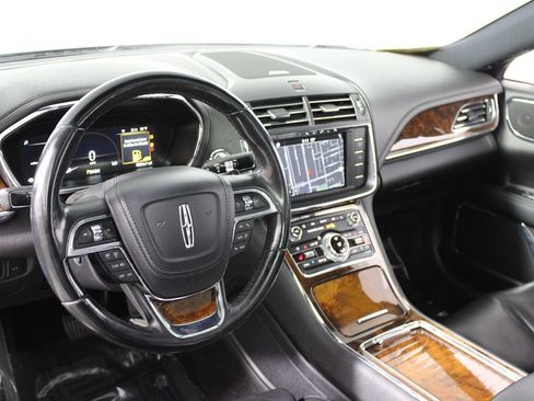 Used 2017 Lincoln Continental Select FWD image 7