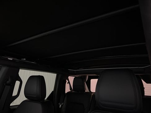 Used 2024 Ford Bronco Badlands image 17