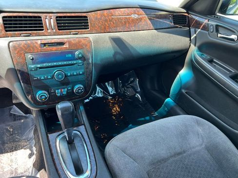 Used 2014 Chevrolet Impala LT w/ LT Sunroof Package image 14