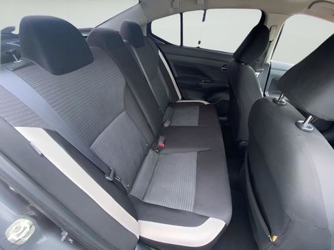 Used 2021 Nissan Versa SV FWD image 3