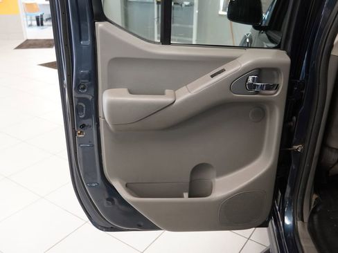 Used 2016 Nissan Frontier SL image 21