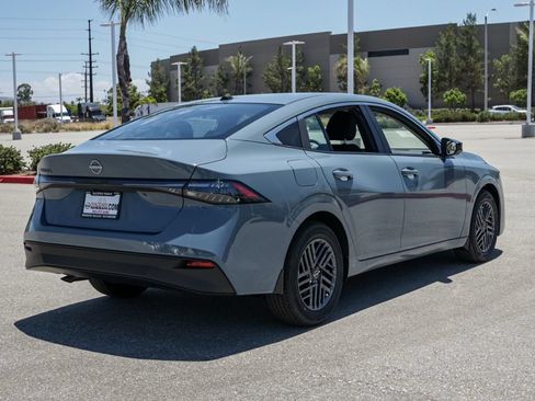 New 2026 Nissan Sentra SV w/ Floor Mat Package FWD image 4