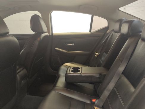 Used 2023 Nissan Sentra SR w/ SR Premium Package FWD image 18
