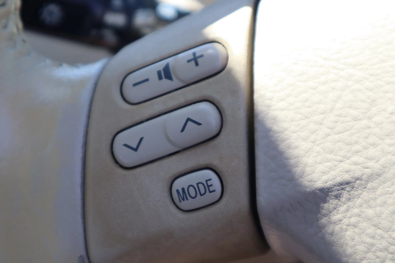 Used 2004 Toyota Solara SLE FWD image 22