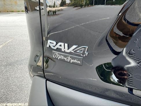 Used 2025 Toyota RAV4 LE FWD image 30