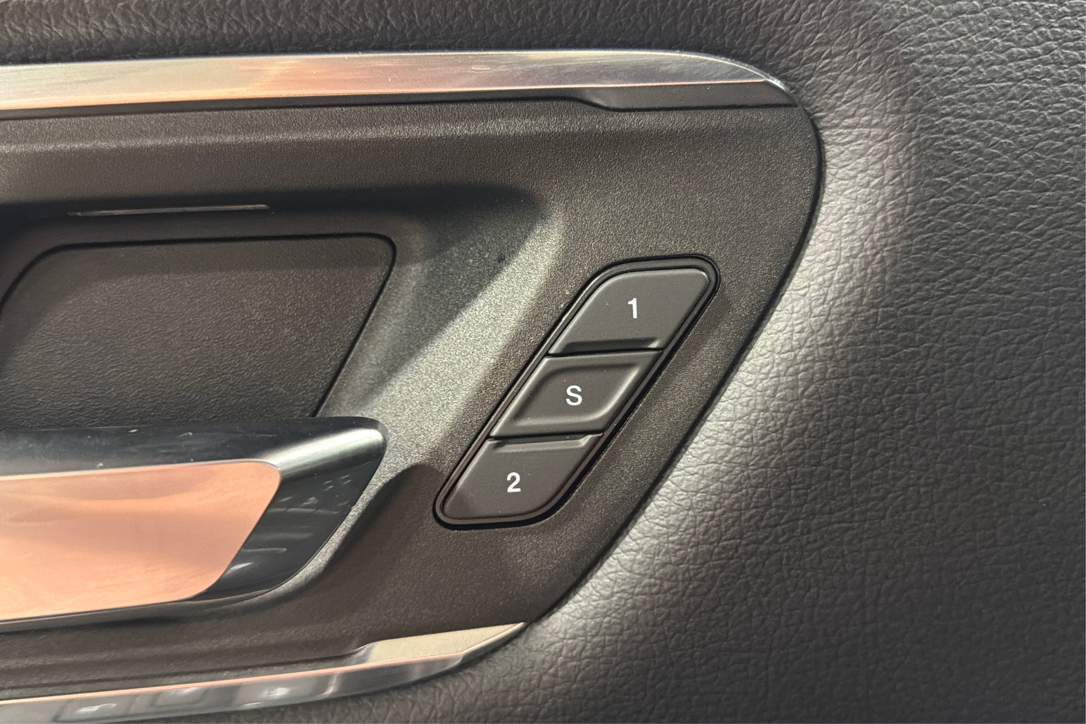 Used 2026 RAM 1500 Laramie AWD/4WD image 17