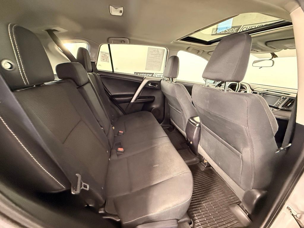 Used 2016 Toyota RAV4 XLE AWD/4WD image 22