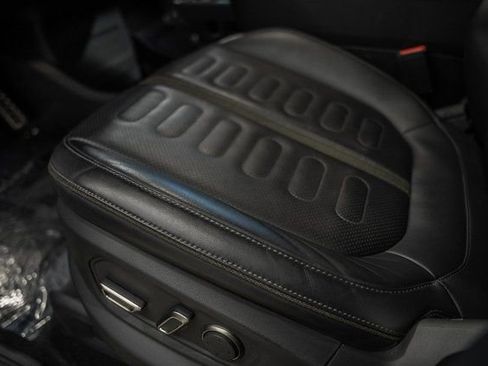 Used 2022 Rivian R1T Adventure image 20