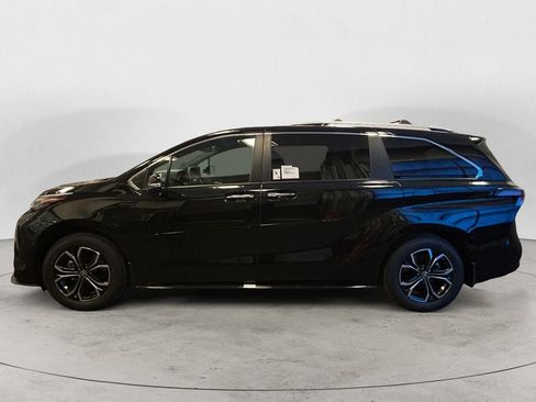 New 2026 Toyota Sienna Platinum AWD/4WD image 2