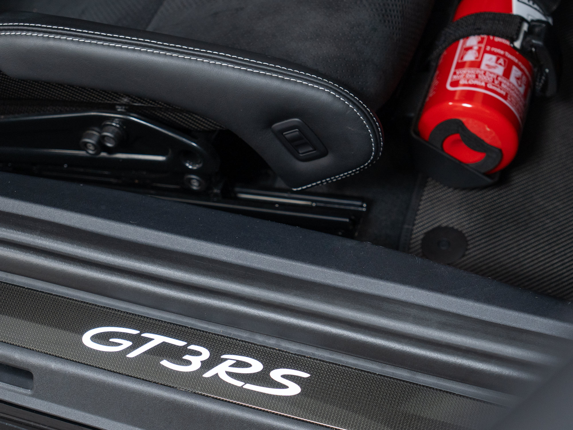 Certified 2019 Porsche 911 GT3 RS RWD image 31