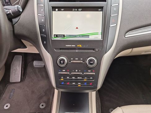 Used 2017 Lincoln MKC Reserve image 23