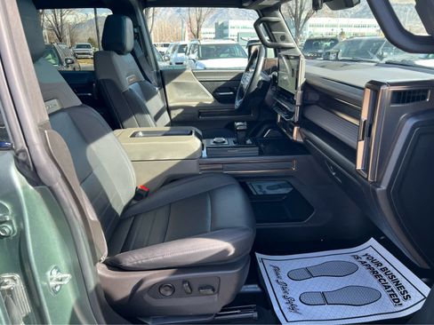 Used 2024 GMC Hummer EV 3X w/ LPO, Illumination Package AWD/4WD image 17