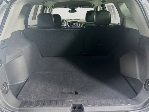 Used 2022 GMC Terrain SLE w/ Elevation Edition image 27