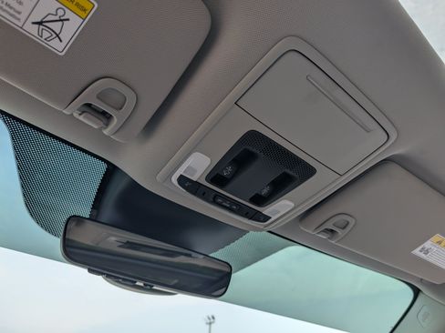 Used 2024 Honda Pilot Touring image 35