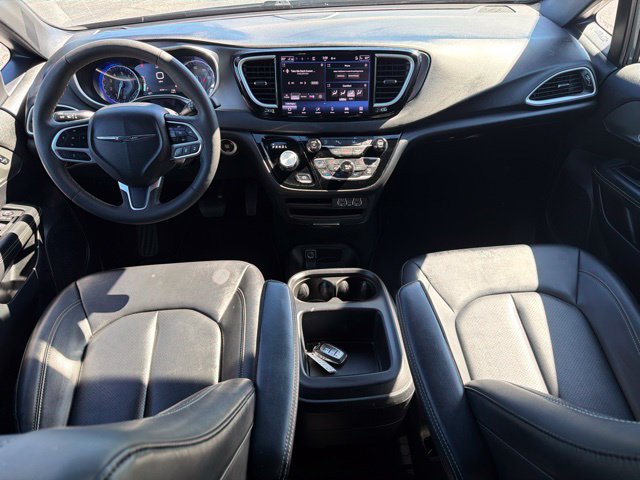 Used 2025 Chrysler Pacifica Select FWD image 34