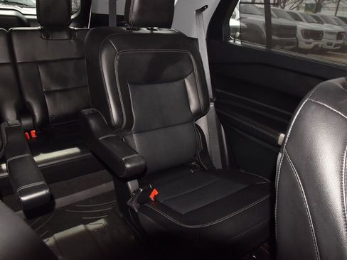 Certified 2023 Ford Explorer Limited w/ Limited Technology Package image 23