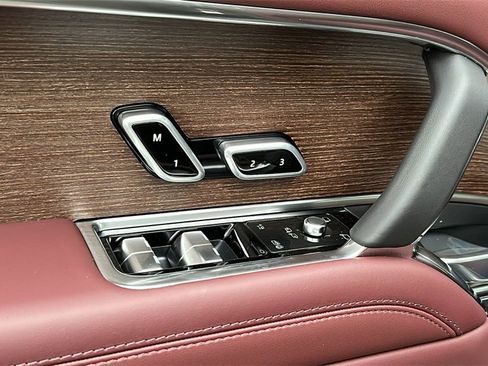 New 2025 Land Rover Range Rover SE image 10