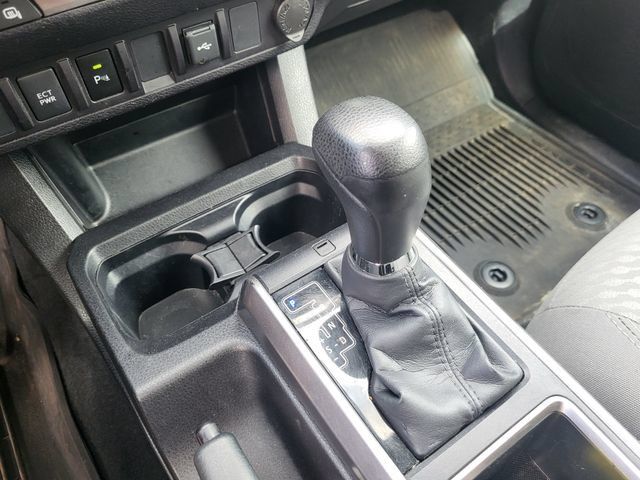 Used 2023 Toyota Tacoma SR5 AWD/4WD image 19