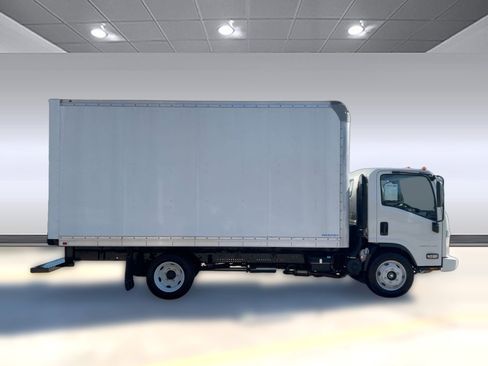 Used 2025 Chevrolet Low Cab Forward image 19