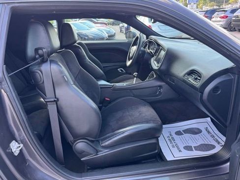 Used 2016 Dodge Challenger R/T Scat Pack w/ Leather Interior Group RWD image 9