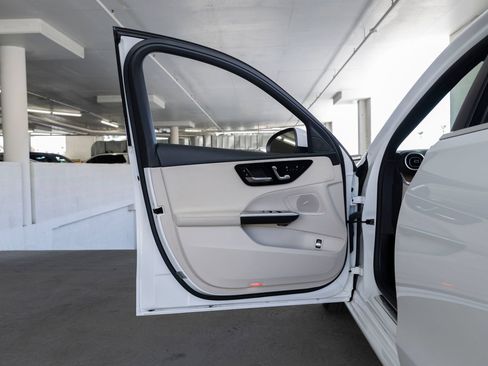 Used 2024 Mercedes-Benz C 300 Sedan image 12