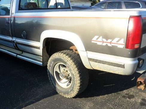 Used 1992 Chevrolet Silverado 2500 4x4 Regular Cab image 3