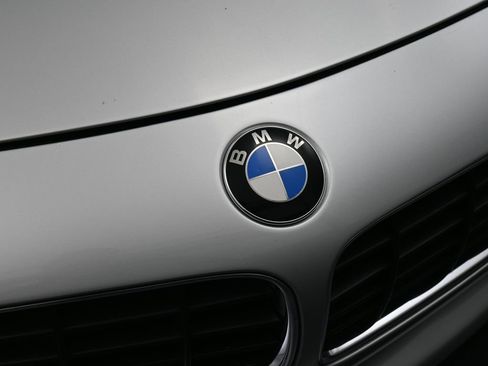 Used 2001 BMW Z8 RWD image 13