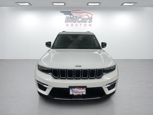 Used 2023 Jeep Grand Cherokee 4WD 4xe image 2